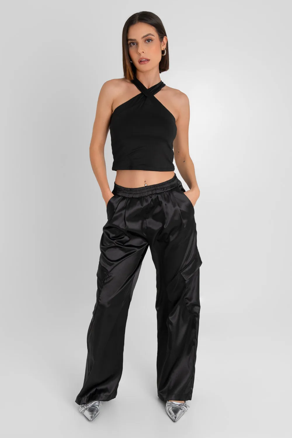 Crop top de cuello halter cruzado tirantes