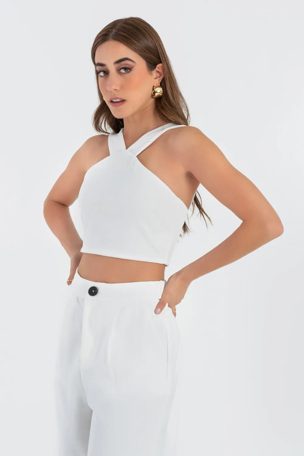 Crop top halter v ajustado